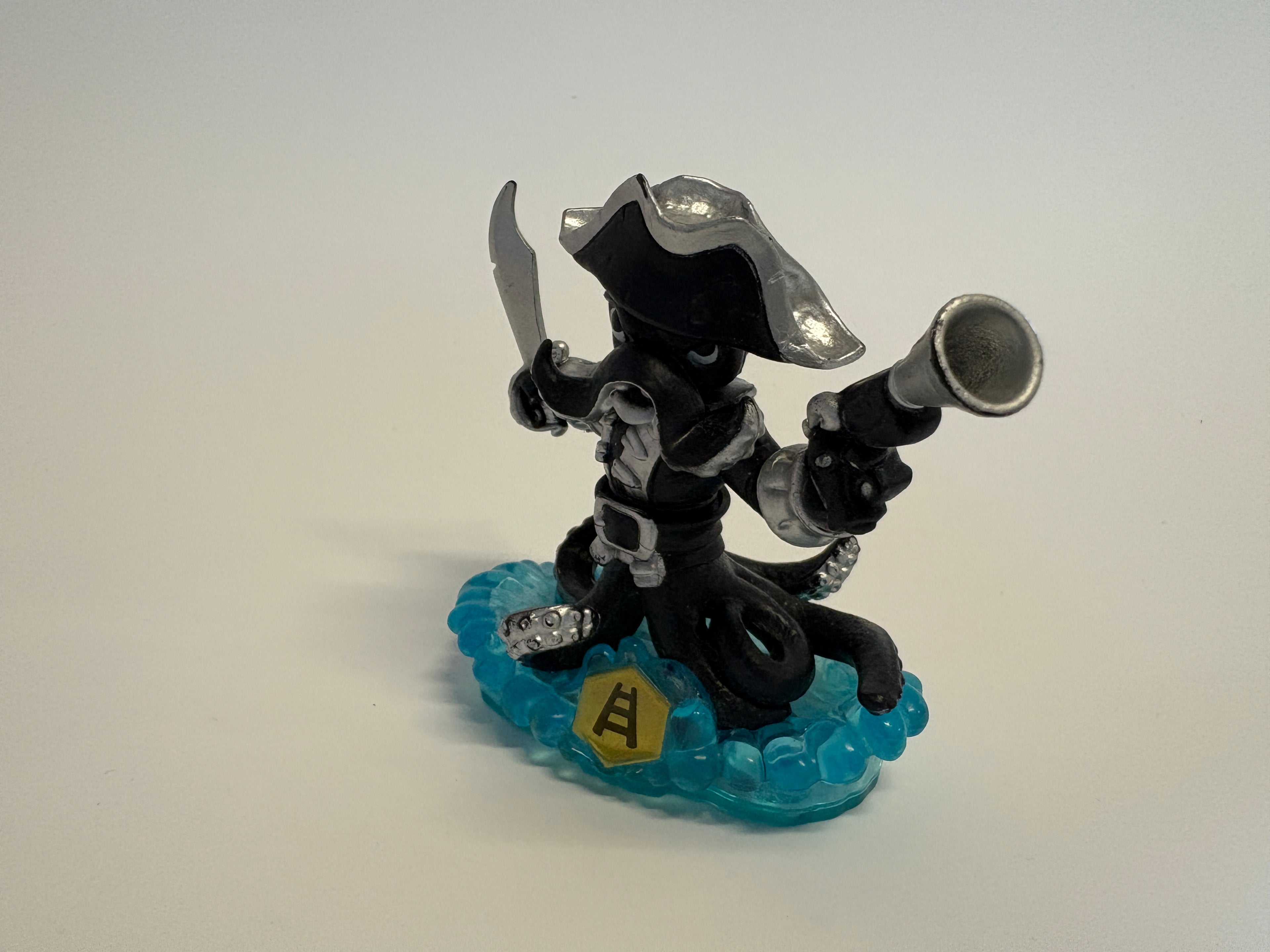Dark Wash Buckler